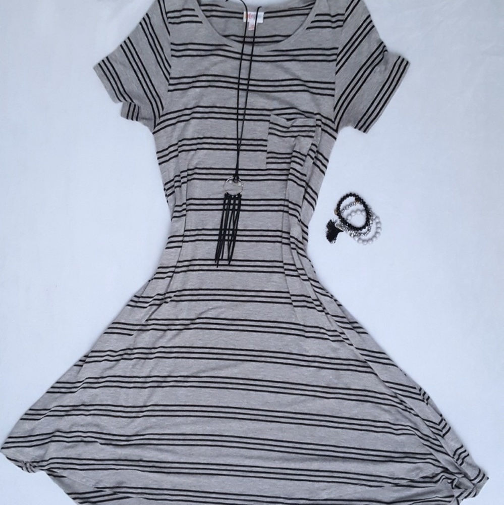 XS Lularoe Carly black and grey